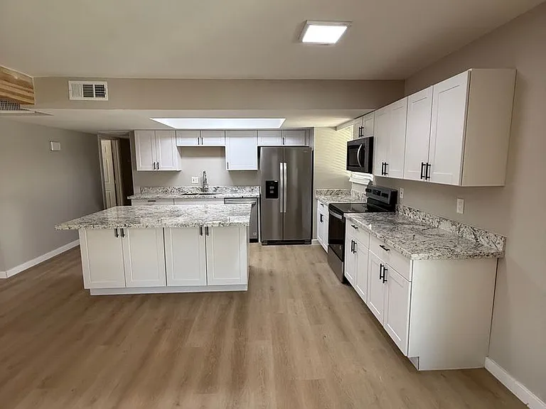 316 E Dunbar Dr — Photo 1