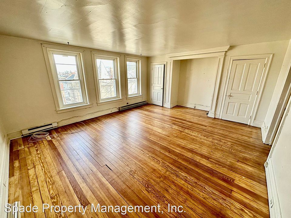 1st image of 226 N 12th St APT 3