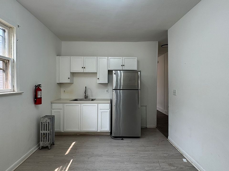 1st image of 1035 Morris St #2B