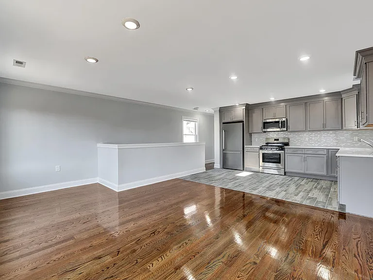 126 N 15th St #2 — Photo 4