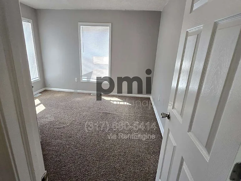 153 S Cypress Ave — Photo 43