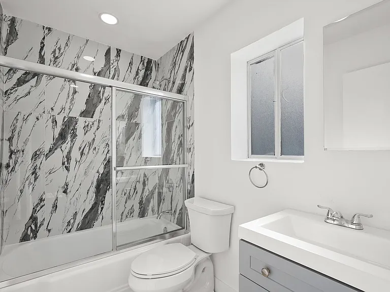 530 Almond Ave — Photo 1