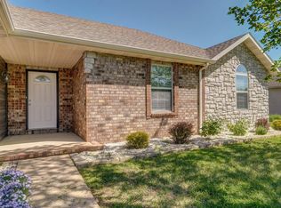 703 Sidney St, Willard, MO 65781