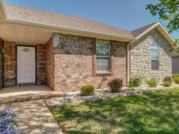 703 Sidney Street, Willard, MO 65781