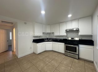 16491 Chestnut St APT A, Hesperia, CA 92345