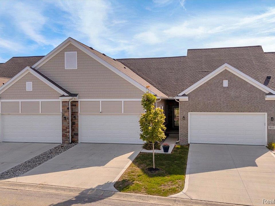 1st image of 831 Plum Village Dr