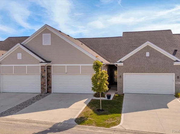 831 Plum Village Dr, Monroe, MI 48161