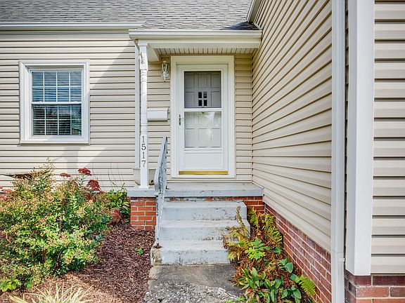 4th image of 1517 Lamont St