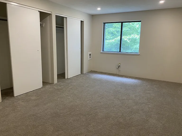 19 Village Rock Ln #8 — Photo 10