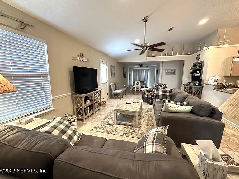 1624 Roberts Dr — Photo 5