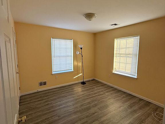 2nd image of 34 Hancock St