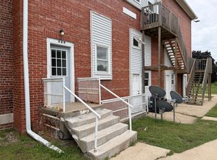 211 N Lincoln St APT 9, Athens, IL 62613