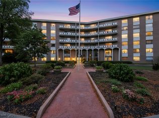 3400 Wooster Rd APT 401, Rocky River, OH 44116