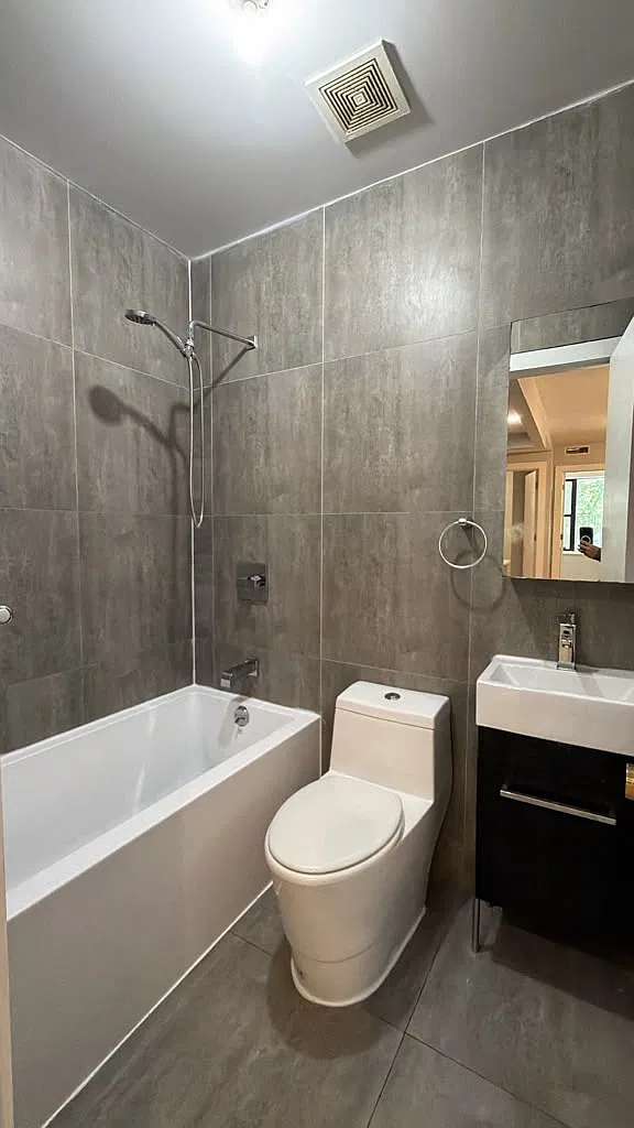 3 bed, $3,555 — Photo 1