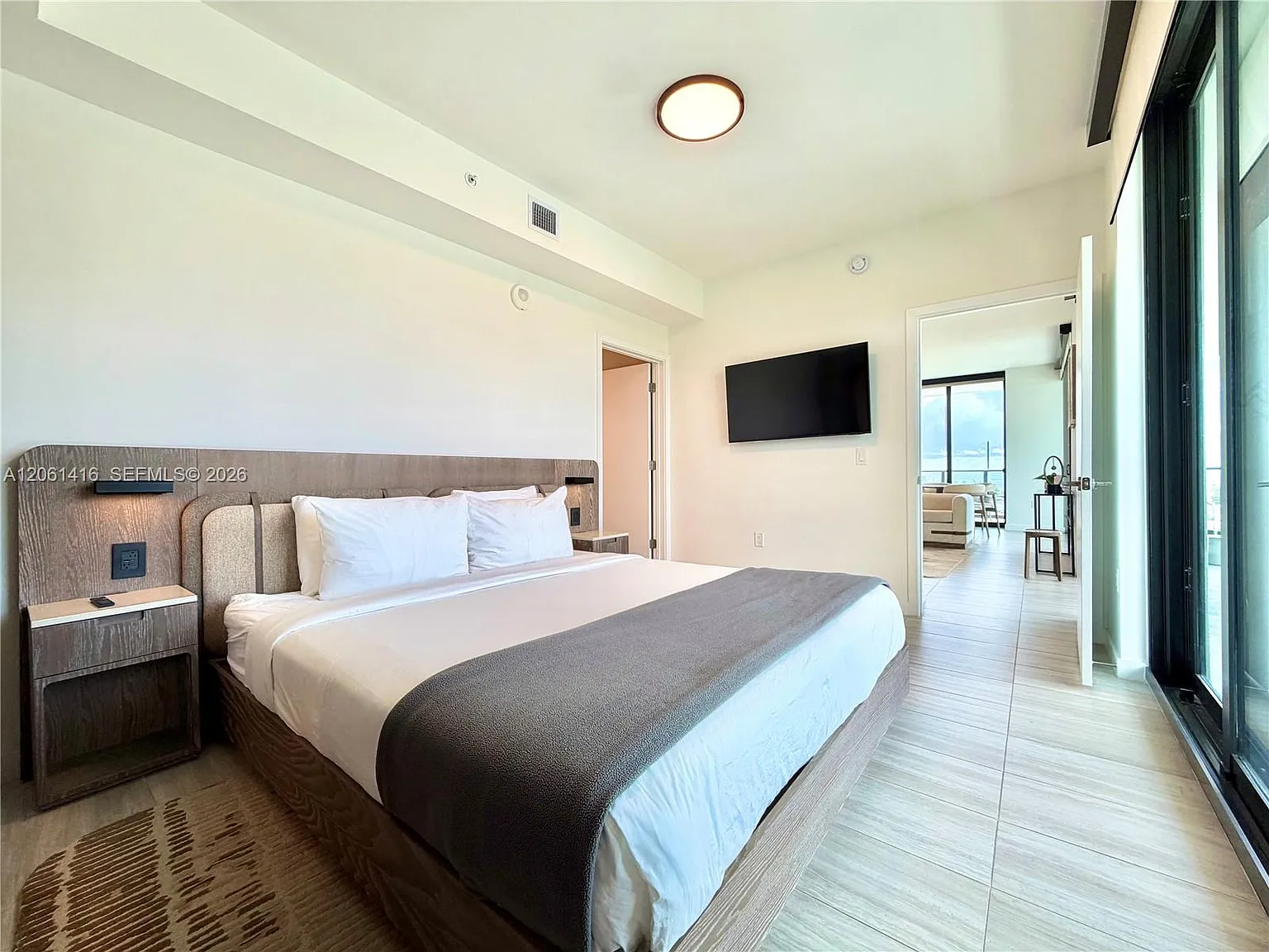 2 bed, 2.0 bath, $9,900 — Photo 4