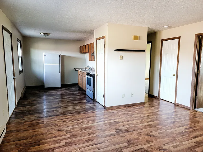 1138 Imperial Cir #2 — Photo 3