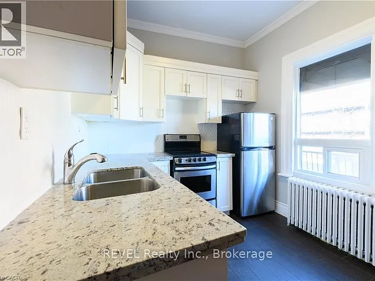 471.5 King St E #12 — Photo 4