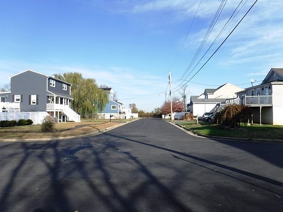 5th image of 211 Sunset Ave