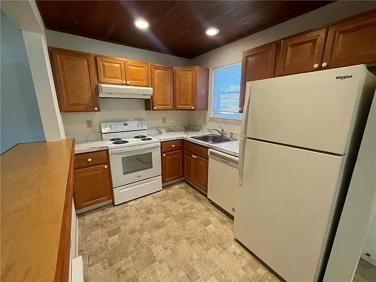 1316 S Fountain St #1 — Photo 14