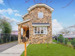 136 Graham Blvd, Staten Island, NY 10305