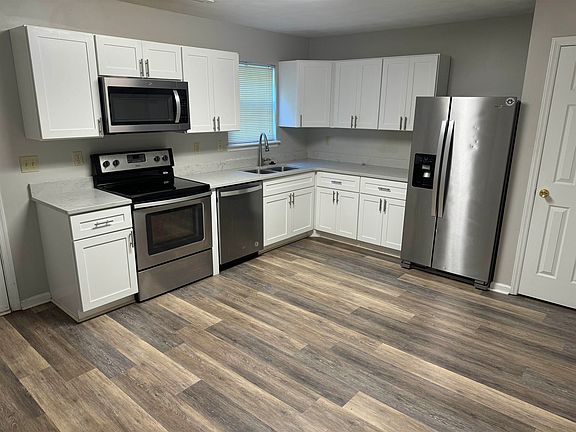 2nd image of 427 Laurence Ln