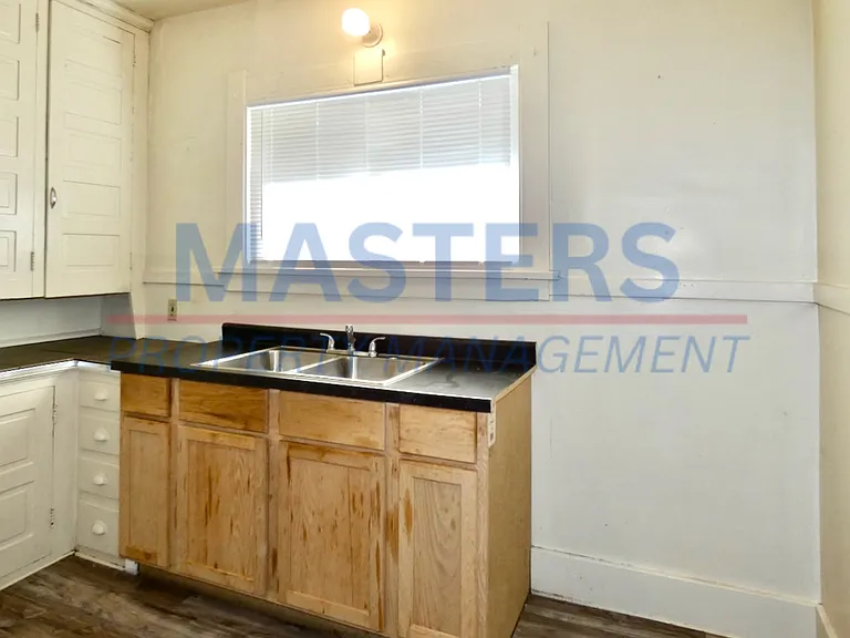 4113 N Lockwood Ave — Photo 11