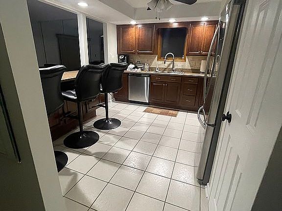 5th image of 15700 Deerfield Ct