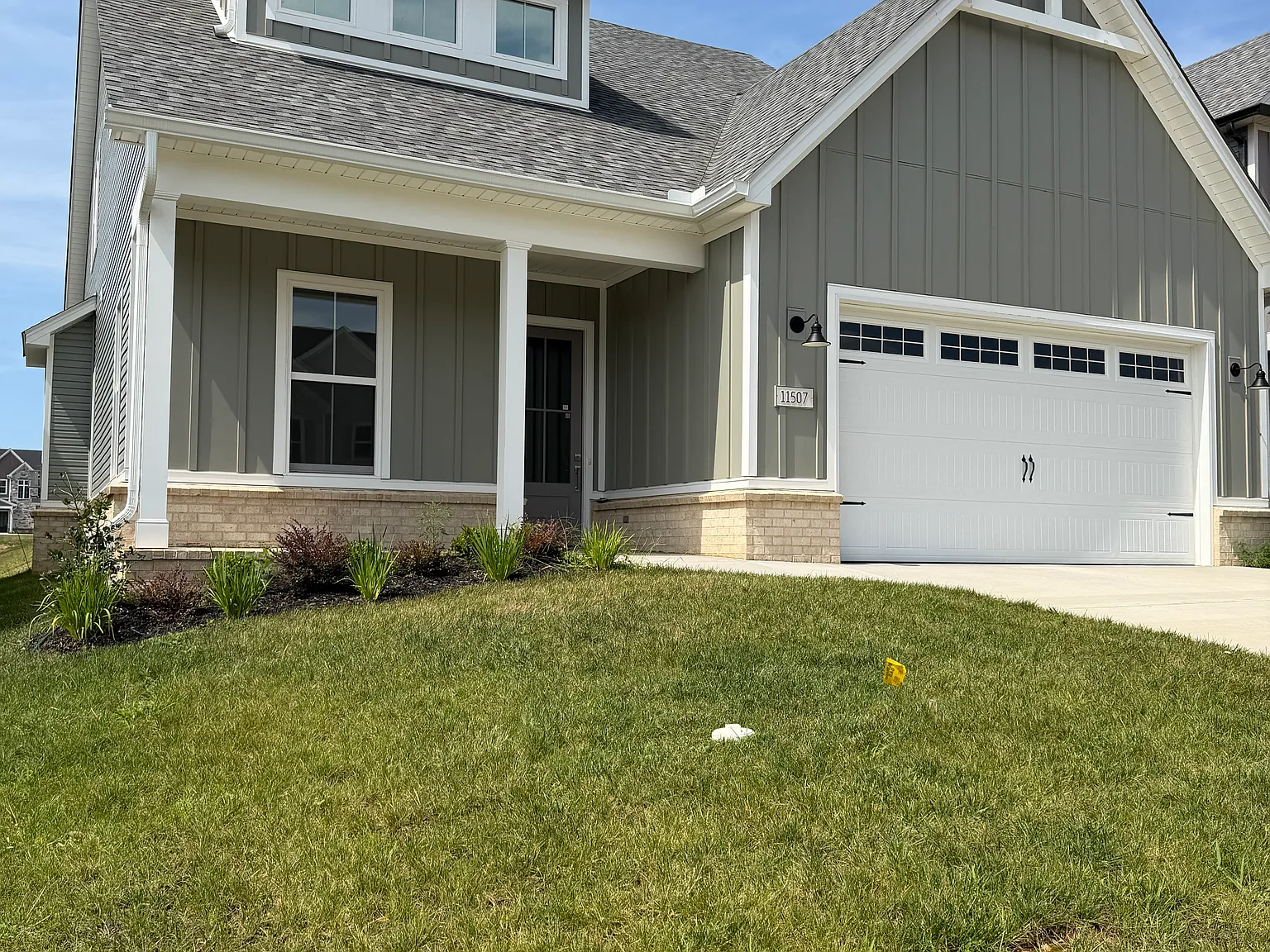 5 bed, 2303 sqft, $3,300 — Photo 3