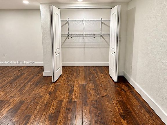 4th image of 63XX SW 33rd St #A
