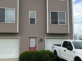 364 Harbor Town Ct APT 3, Holland, MI 49423