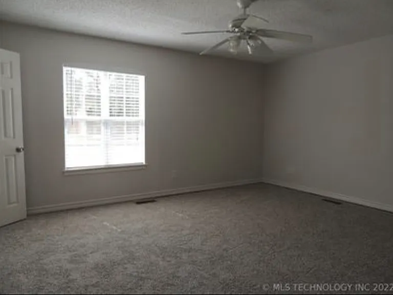 2516 W Richmond St — Photo 9