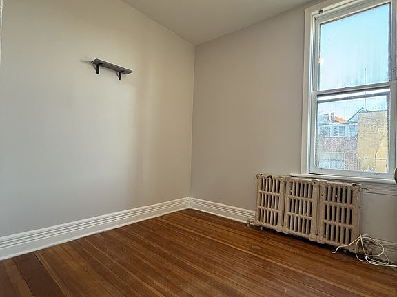 4th image of 6 W Lawrence St #1