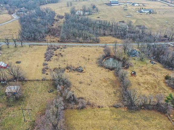 3rd image of 21421 Jesse James Farm Rd