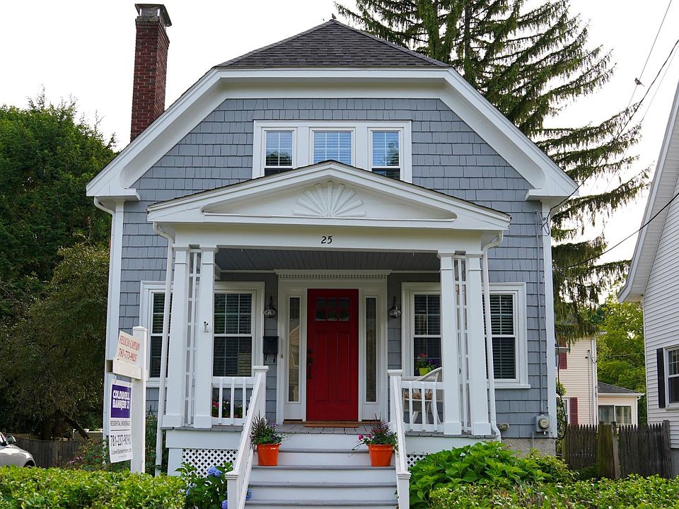 Cottage St Exterior