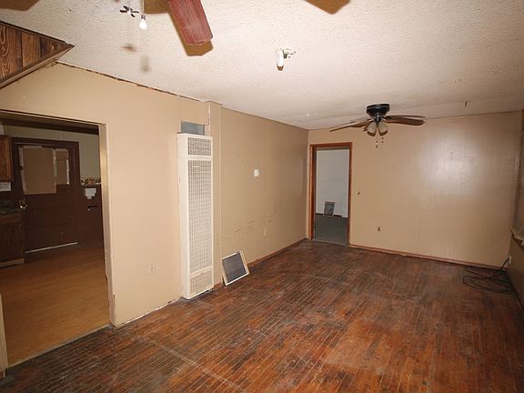 2nd image of 216 E Kellogg Ave