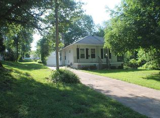 1102 Memorial Dr SE, Cedar Rapids, IA 52403