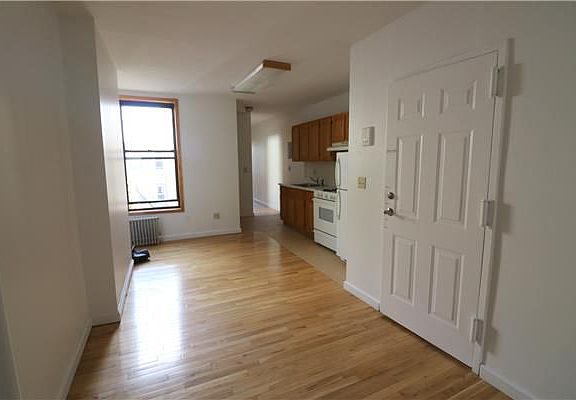 5th image of 436 Bleecker St APT 1L