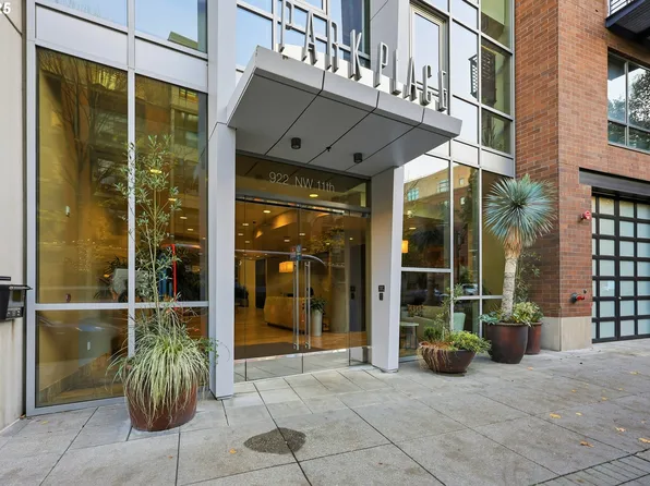 922 NW 11th Ave APT 305, Portland, OR 97209