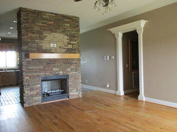 2nd image of 149 Sherry Ln