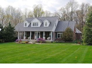 1043 Beverly Hills Rd, Coopersburg, PA 18036