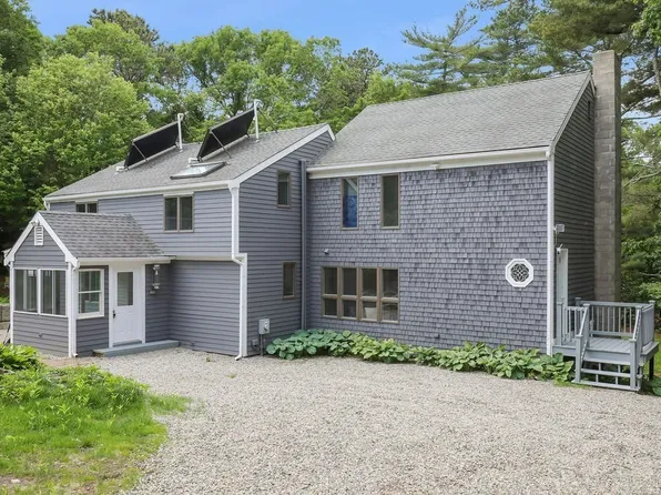 37 Pickerel Way, Forestdale, MA 02644