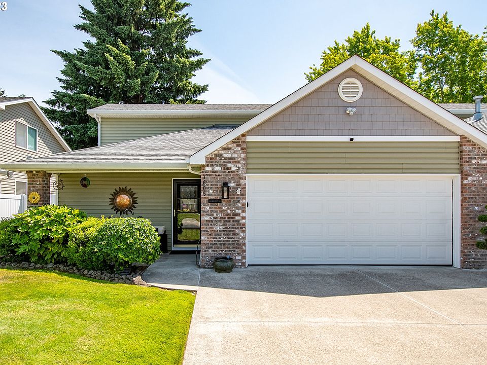 1st image of 7605 NE 61st Cir