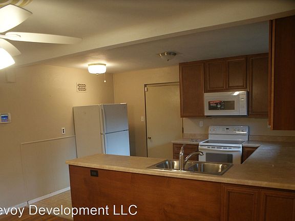 4th image of 9675 Queensbury Ln