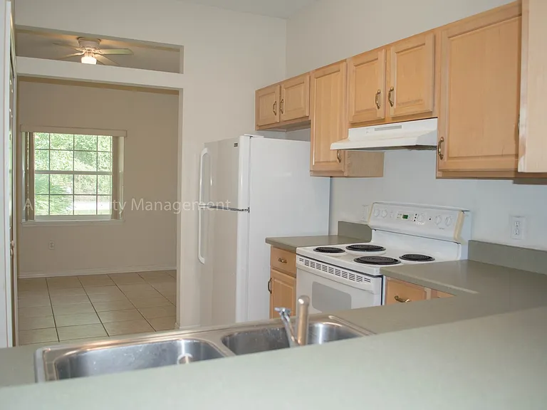 90 Farmsworth Dr #A — Photo 5