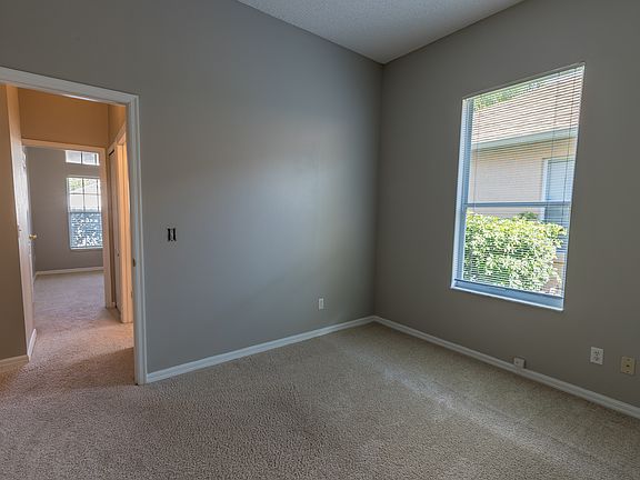 5th image of 926 Jade Forest Ave