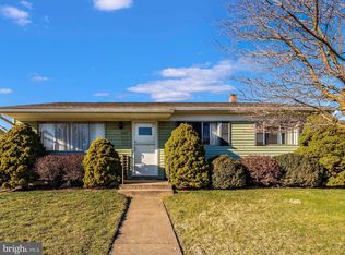 907 Young Pl, Frederick, MD 21702