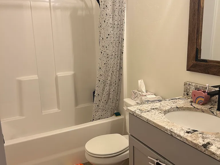 422 Jarrett Ave — Photo 10