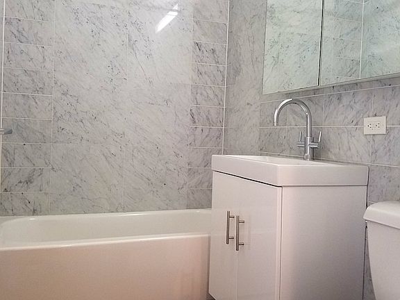 4th image of 67 Wall St APT 20M