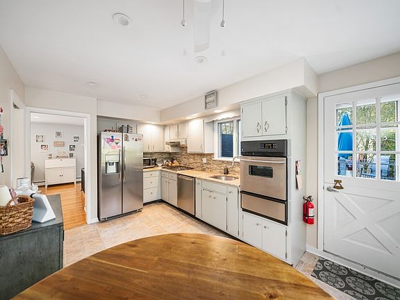 3rd image of 115 Prospect Ave