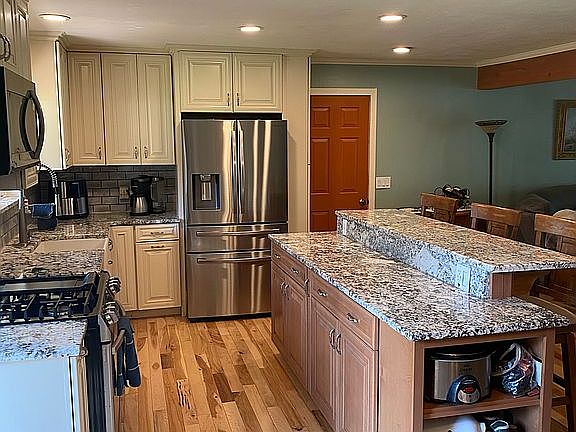 4th image of 1725 E Madrone Dr